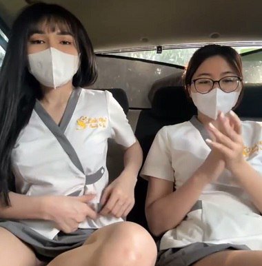 phim sex việt chị em Thủ dâm trên xe taxi